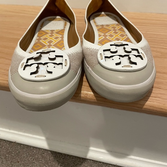 Tory Burch slip on shoes size 6 - Picture 2 of 3
